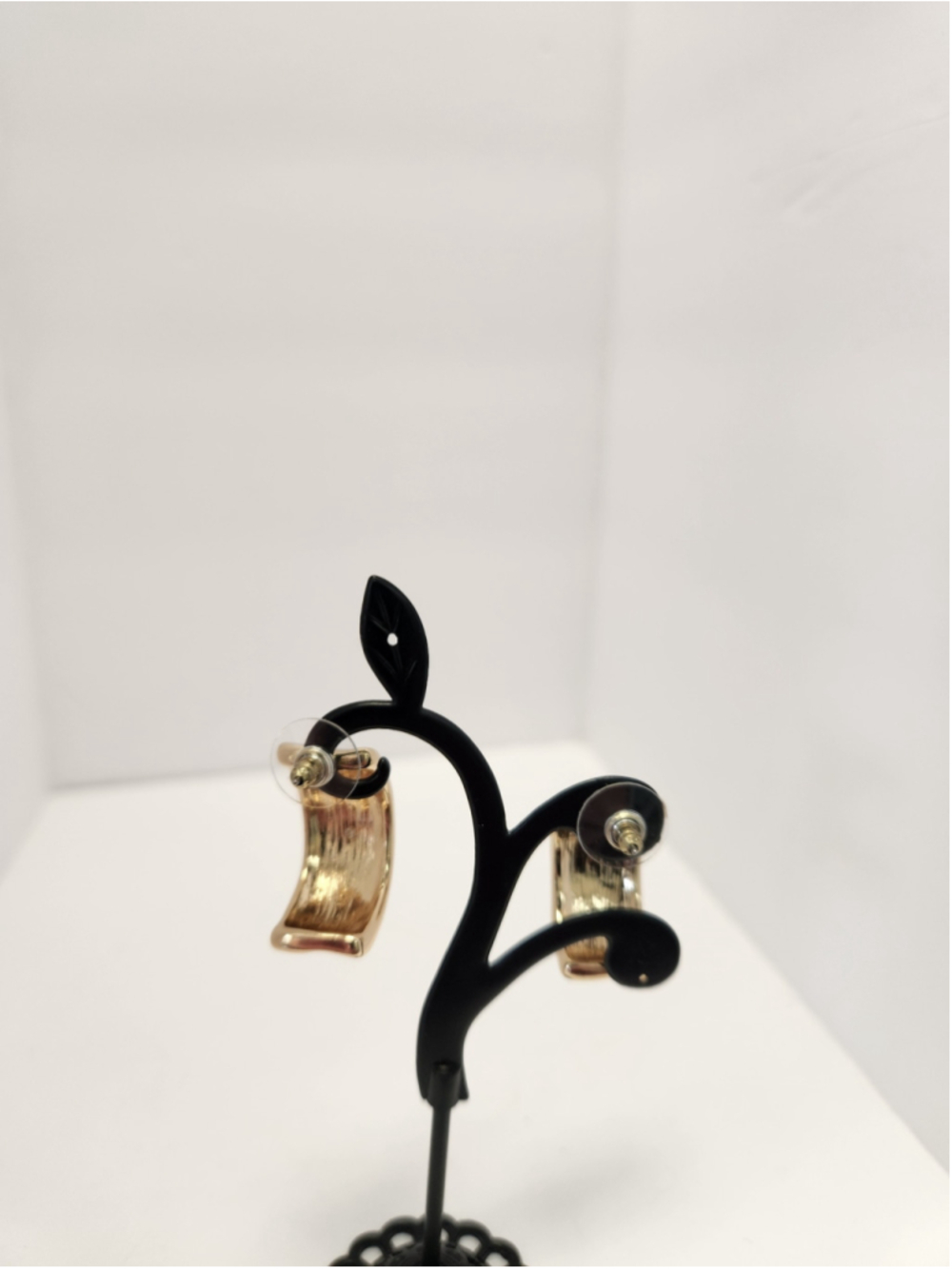 ON·34TH Gold Hoop Earrings - Picture 4 of 9